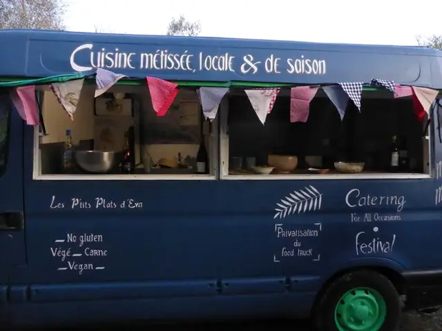 Le comptoir du food truck et ses fanions
